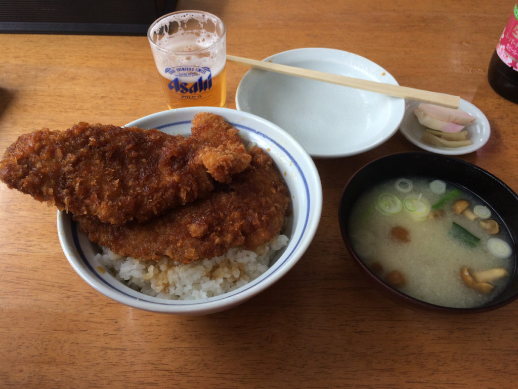 秩父名物わらじカツ丼