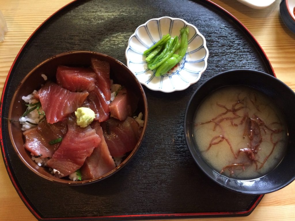 マグロ丼